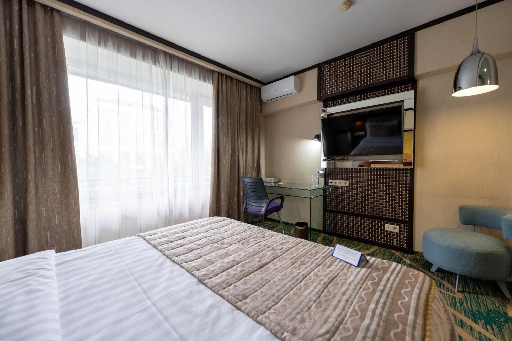 Hotel Kazzhol Almaty Exterior foto